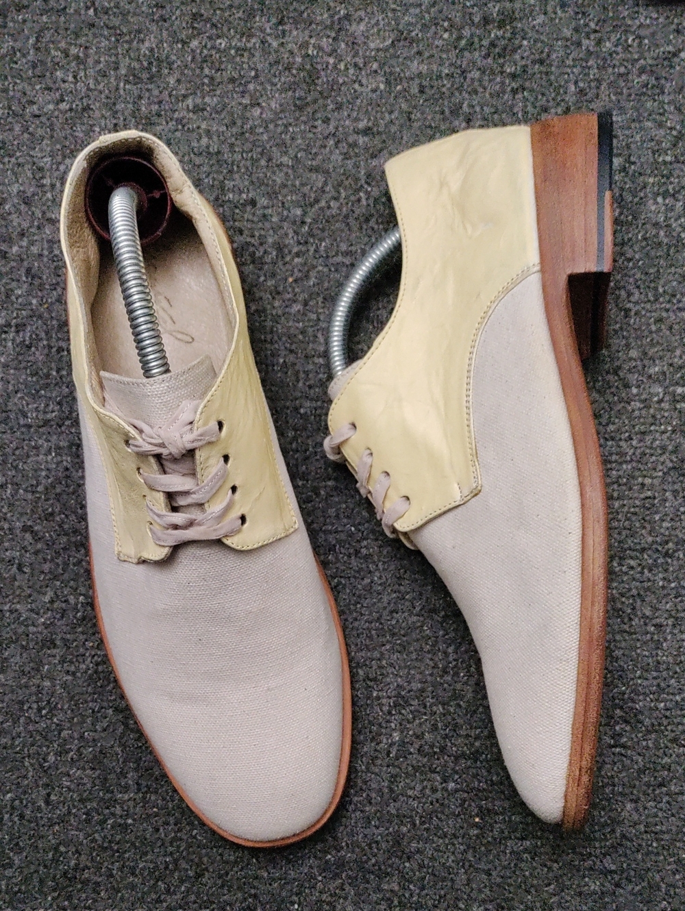 Two-Tone Women’s Derby Oxfords in Cream & Yellow